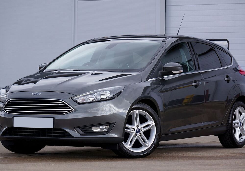 Grijze Ford Focus